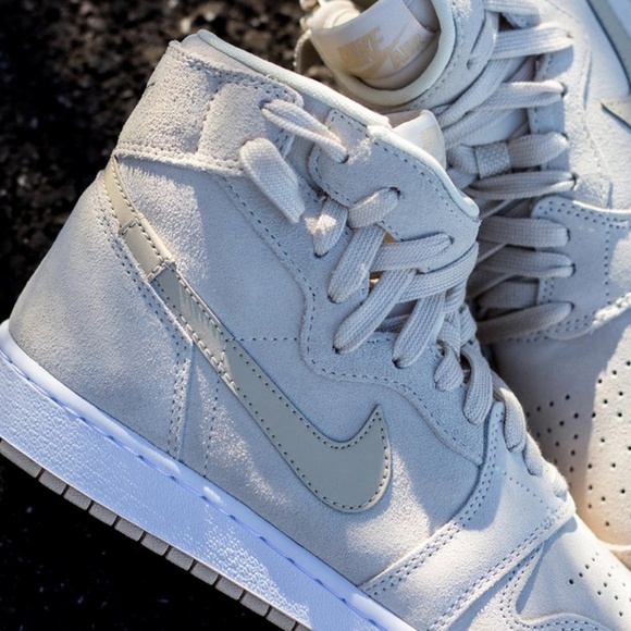 NEW Nike Air Jordan 1 - Picture 3 of 8